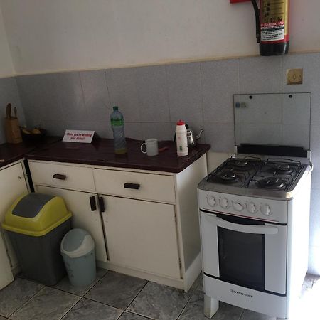 One World Village Guesthouse Bakau Buitenkant foto