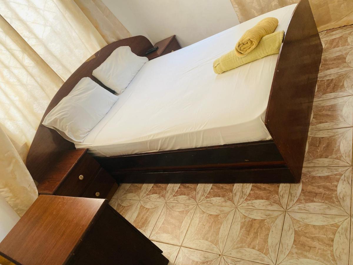 One World Village Guesthouse Bakau Buitenkant foto