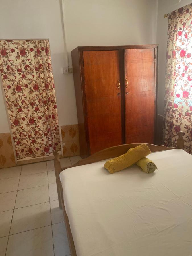 One World Village Guesthouse Bakau Buitenkant foto