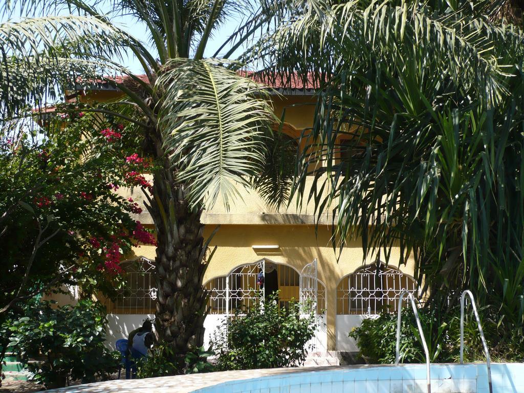 One World Village Guesthouse Bakau Buitenkant foto