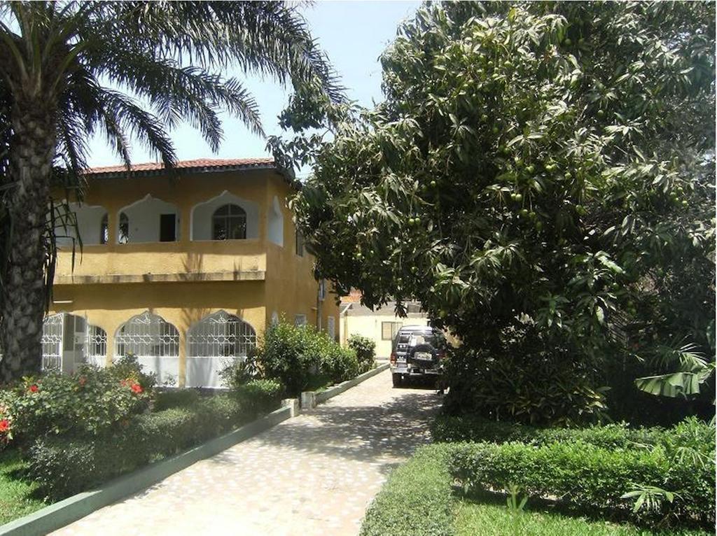 One World Village Guesthouse Bakau Buitenkant foto