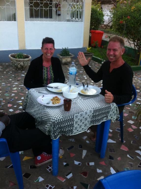 One World Village Guesthouse Bakau Buitenkant foto