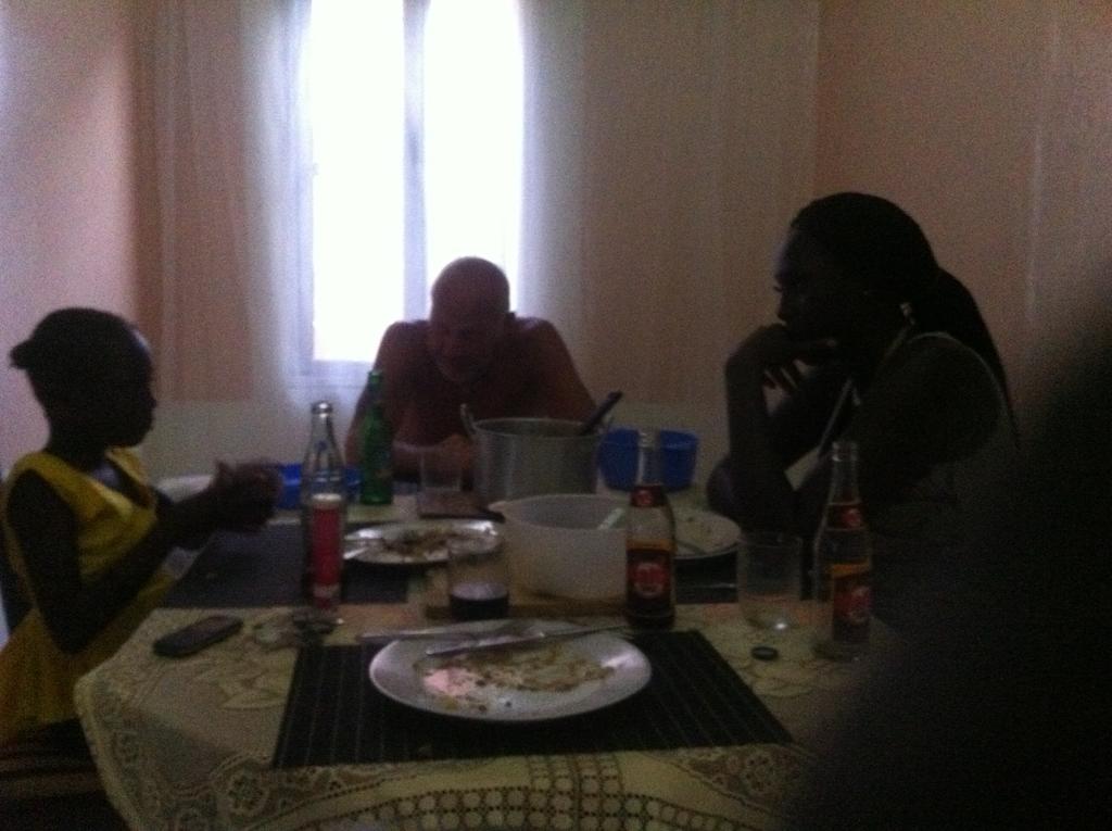 One World Village Guesthouse Bakau Buitenkant foto