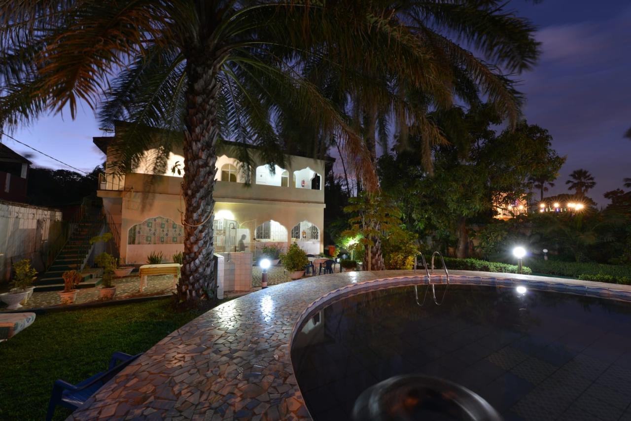 One World Village Guesthouse Bakau Buitenkant foto