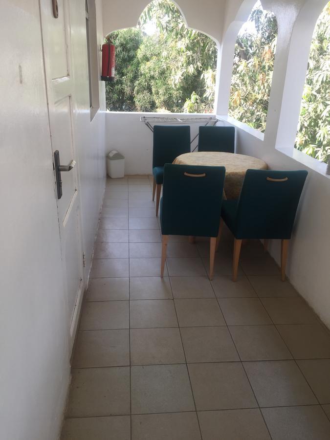 One World Village Guesthouse Bakau Buitenkant foto